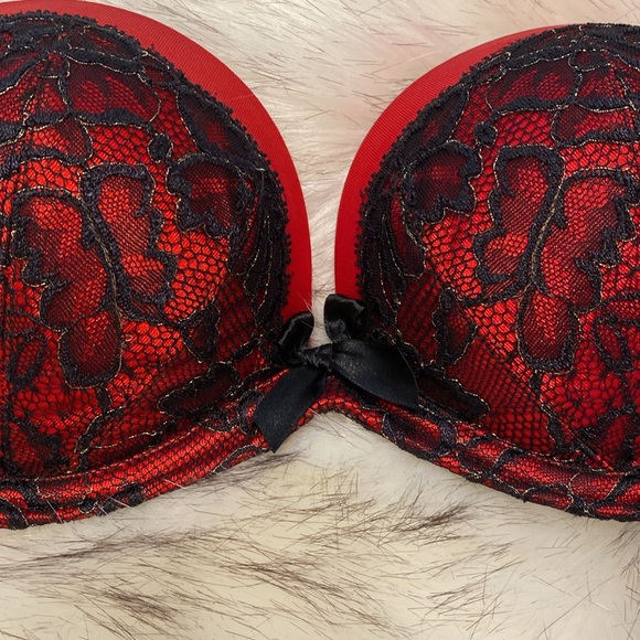 Victoria’s Secret push up bra - Picture 2 of 7